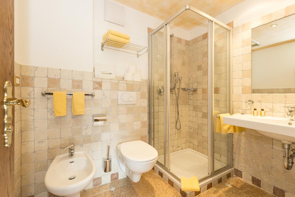 Landhotel Tharerwirt Olang Buitenkant foto